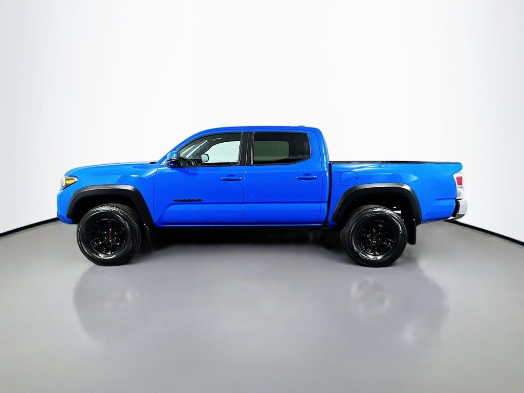 Used 2020 Toyota Tacoma TRD Off-Road w/ TRD Premium Off Road Package image 2
