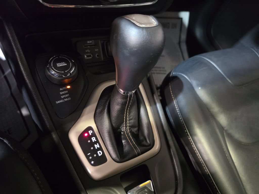 Used 2017 Jeep Cherokee Limited AWD/4WD image 21