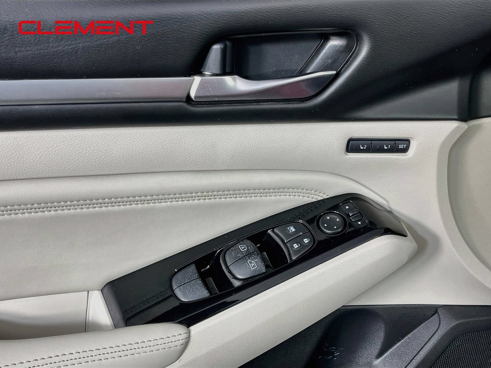Used 2020 Nissan Altima 2.0 Platinum FWD image 25