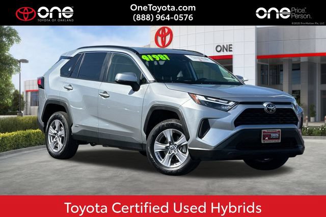 Certified 2025 Toyota RAV4 XLE w/ Convenience Package AWD/4WD image 1