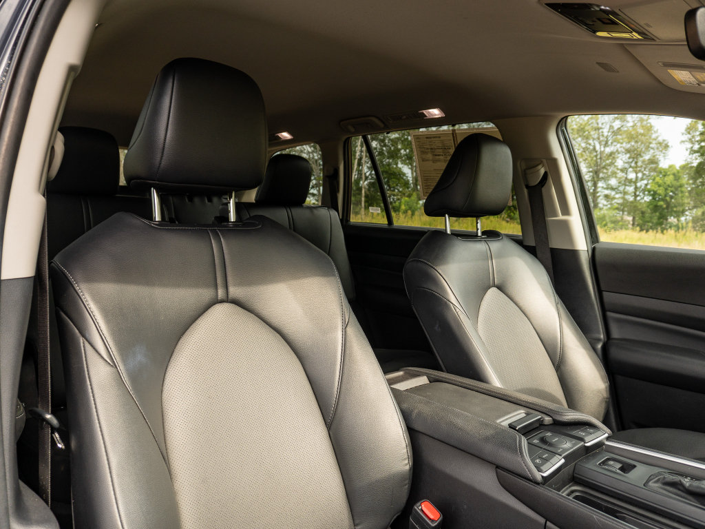 Used 2025 Toyota Grand Highlander AWD image 20