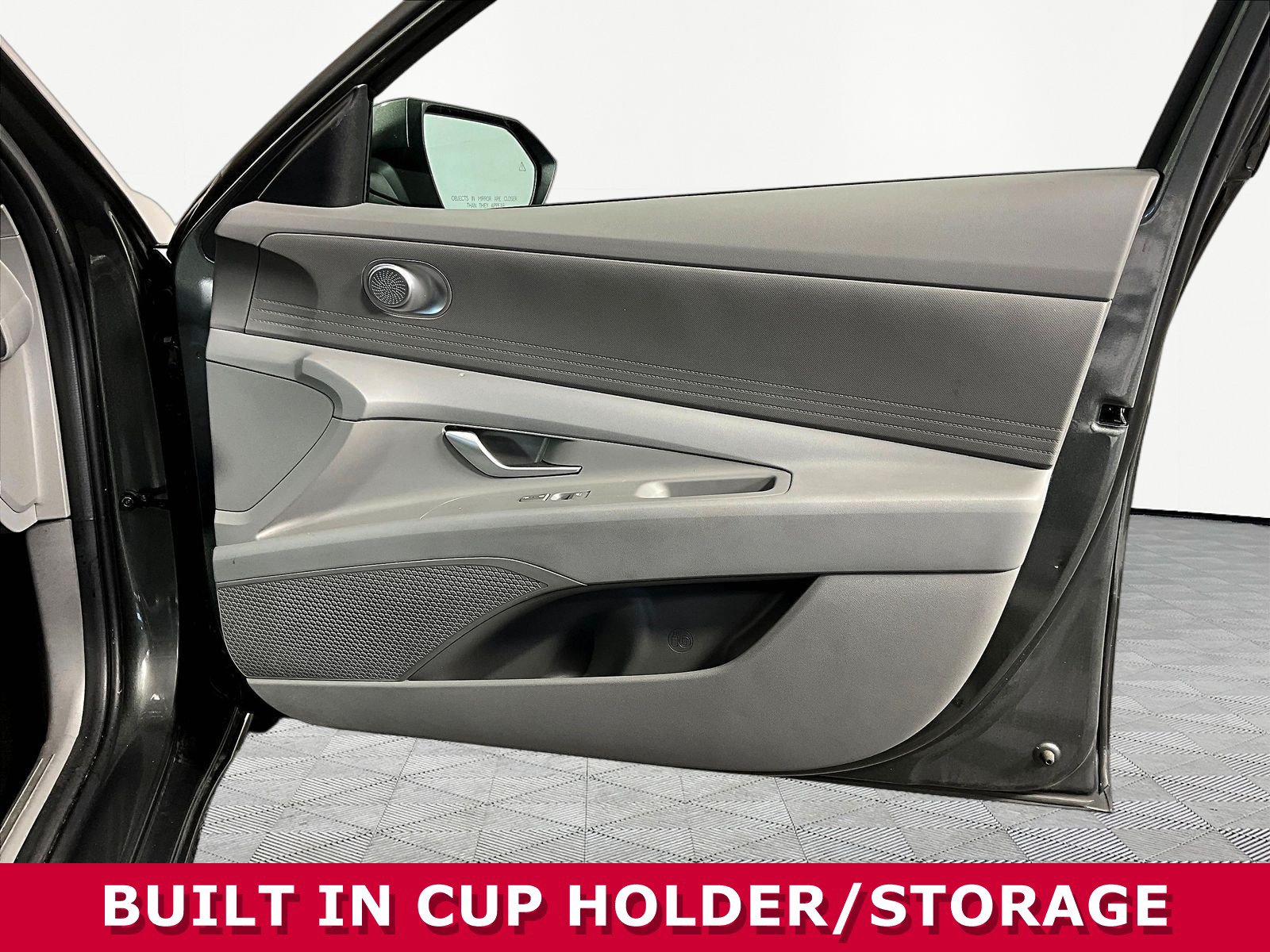 Used 2025 Hyundai Elantra SE FWD image 26