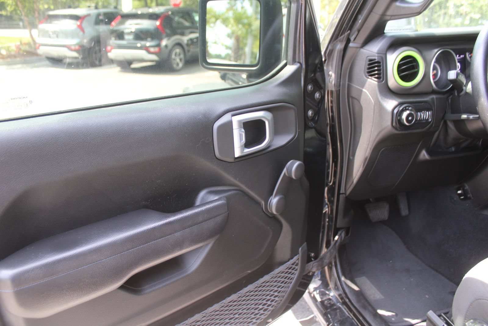 Used 2021 Jeep Wrangler Sport AWD/4WD image 18