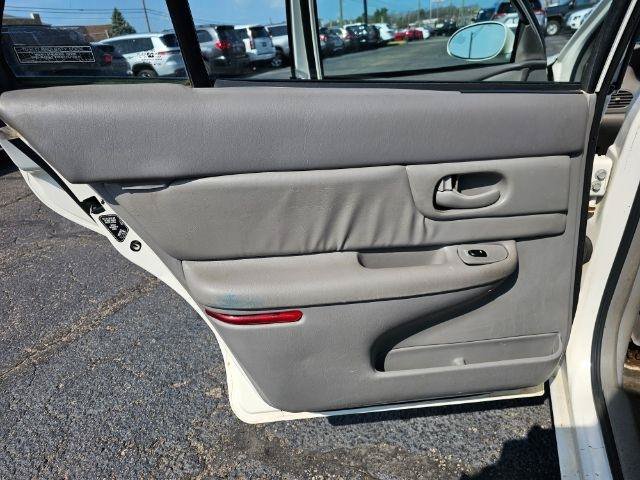 Used 2001 Buick Century Custom w/ Premium Pkg FWD image 19