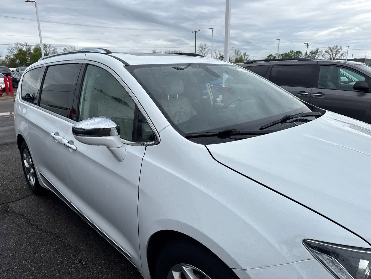 Used 2020 Chrysler Pacifica Limited FWD image 22