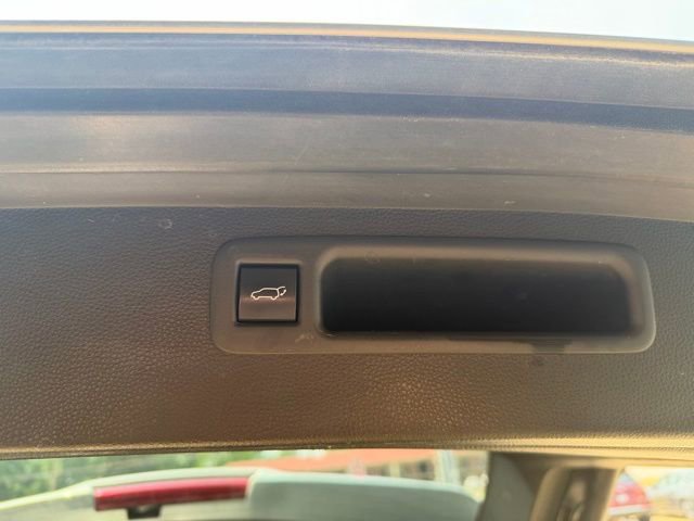 Used 2020 Toyota Highlander Limited image 15