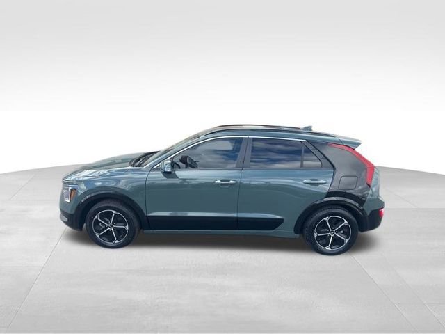Used 2023 Kia Niro SX image 2