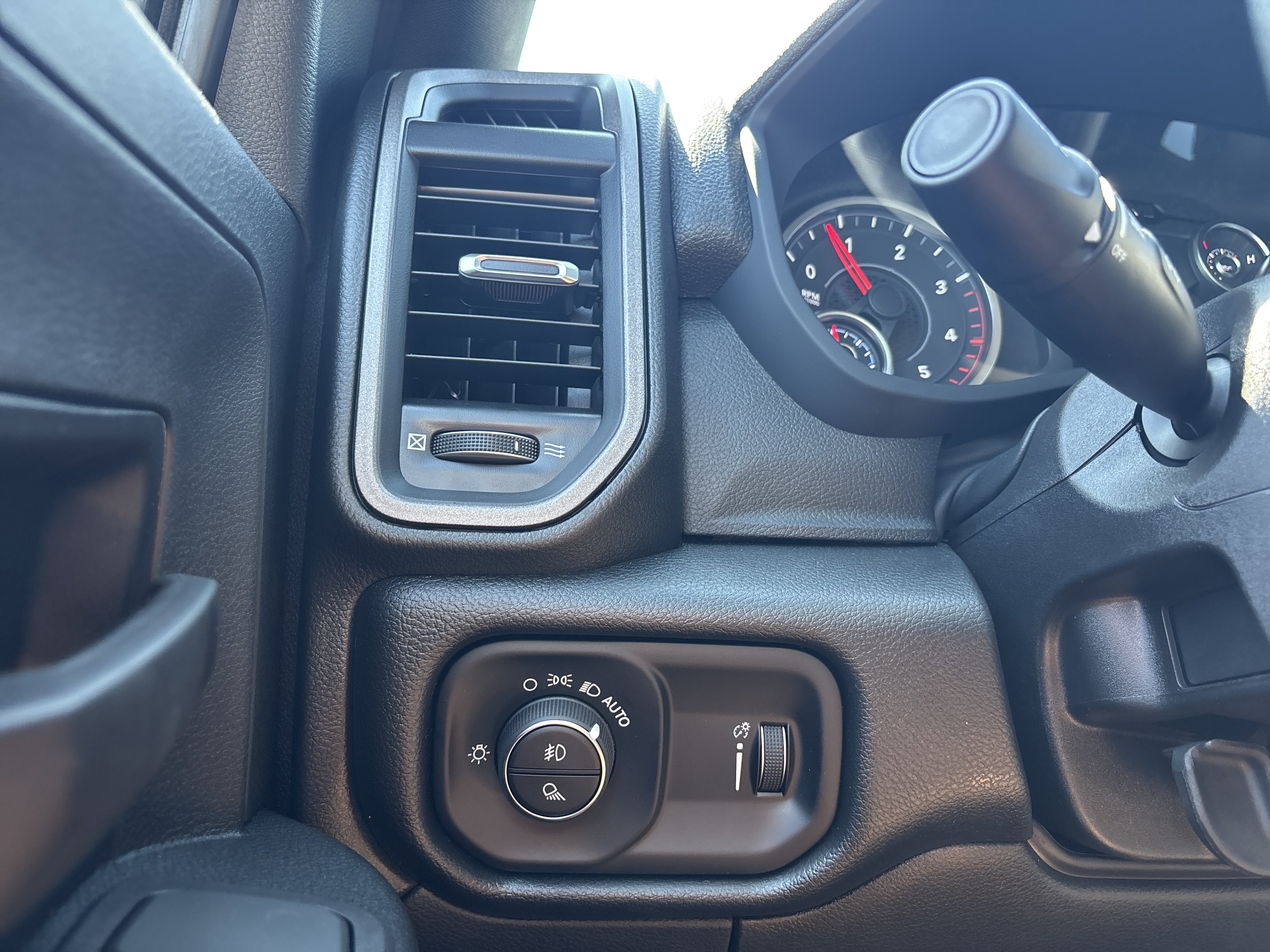 New 2026 RAM 3500 Tradesman AWD/4WD image 27