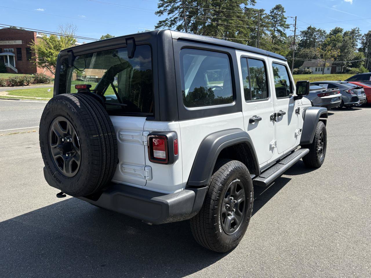 Used 2026 Jeep Wrangler Unlimited Sport AWD/4WD image 5
