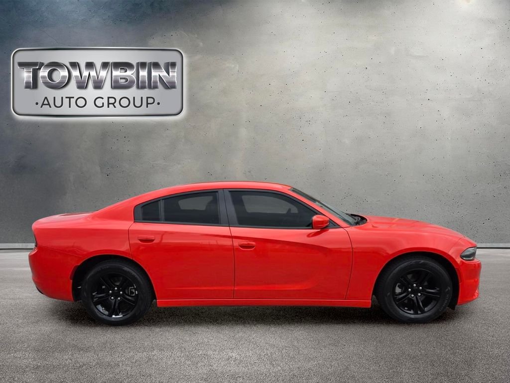 Used 2022 Dodge Charger SXT RWD image 3