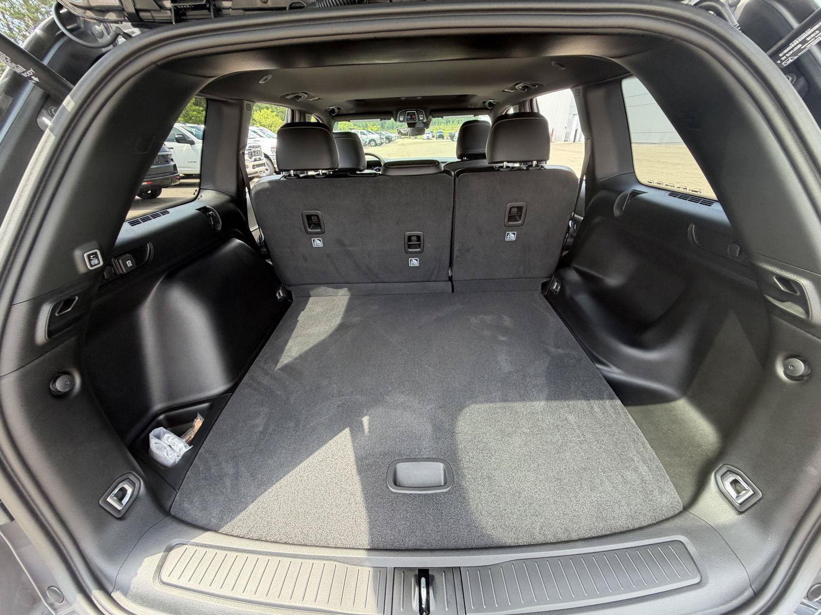 New 2026 Jeep Grand Cherokee Altitude RWD image 20