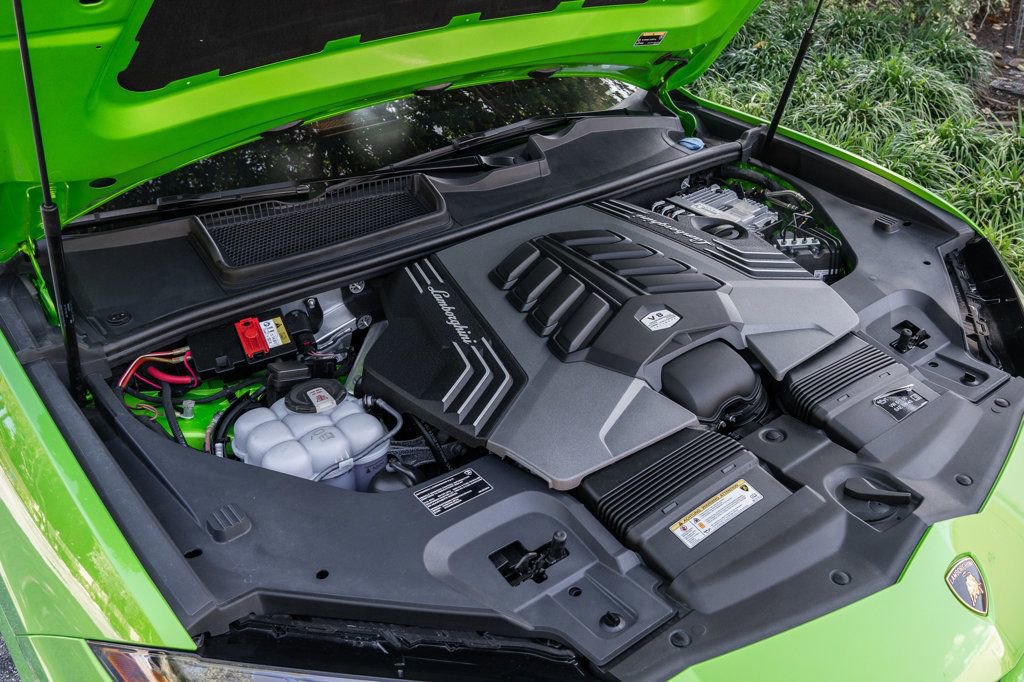 Used 2022 Lamborghini Urus AWD/4WD image 33