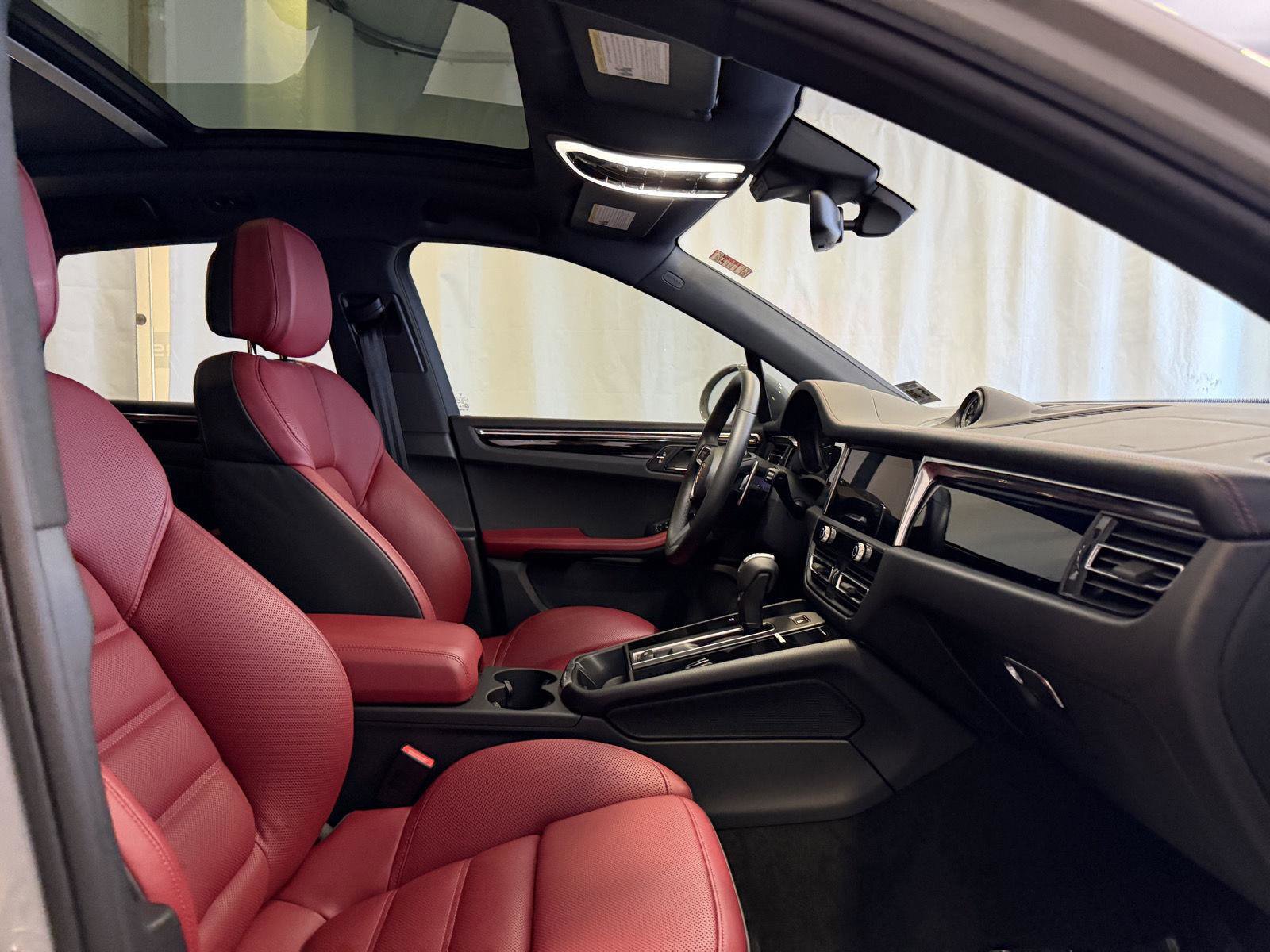 Used 2025 Porsche Macan S image 16