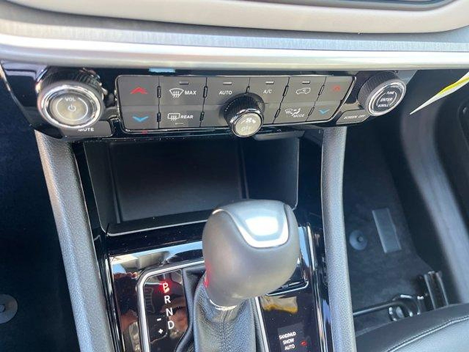 New 2026 Jeep Compass Limited image 29