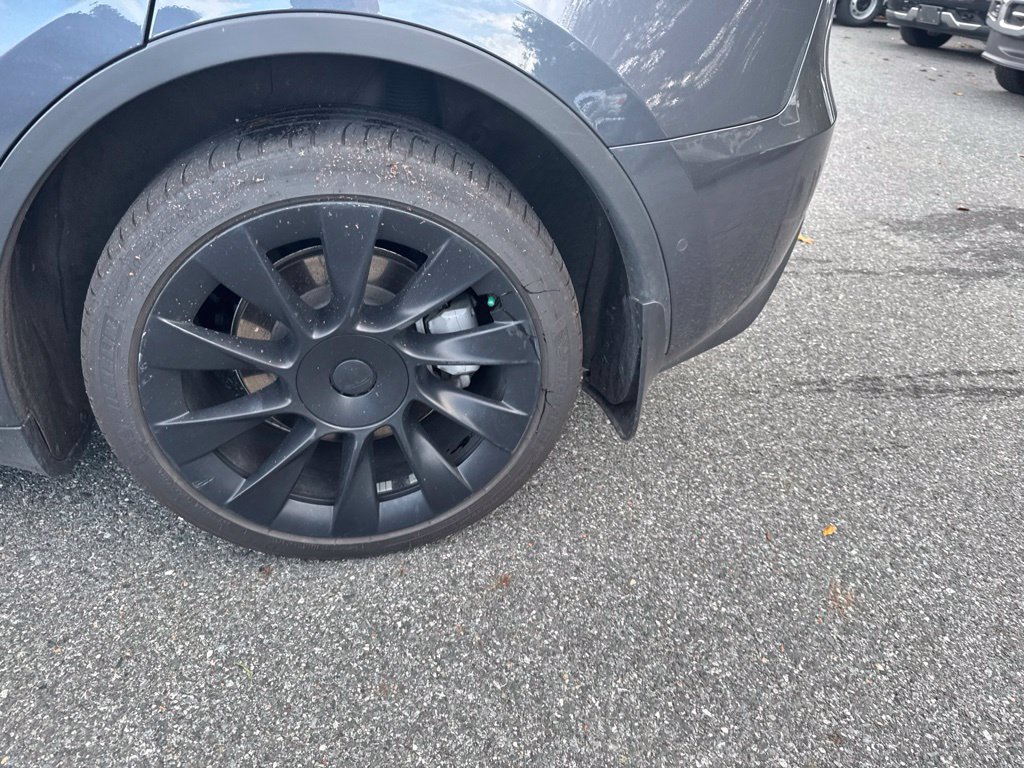 Used 2022 Tesla Model Y Long Range AWD/4WD image 8