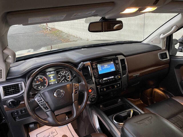 Used 2017 Nissan Titan Platinum Reserve AWD/4WD image 15