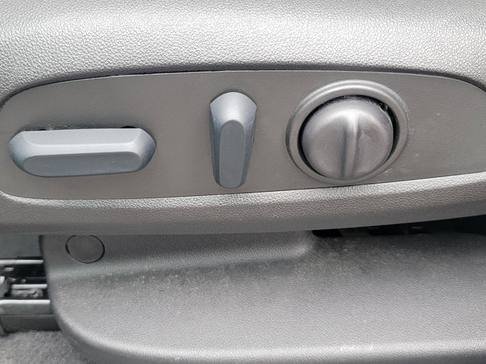 Used 2022 GMC Terrain SLT w/ Infotainment Package II image 35