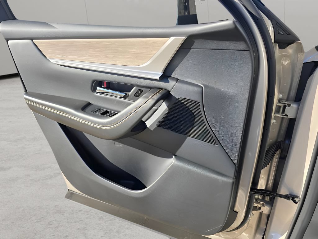 Certified 2025 MAZDA CX-90 Plug-In Hybrid w/Premium Sport AWD/4WD image 18