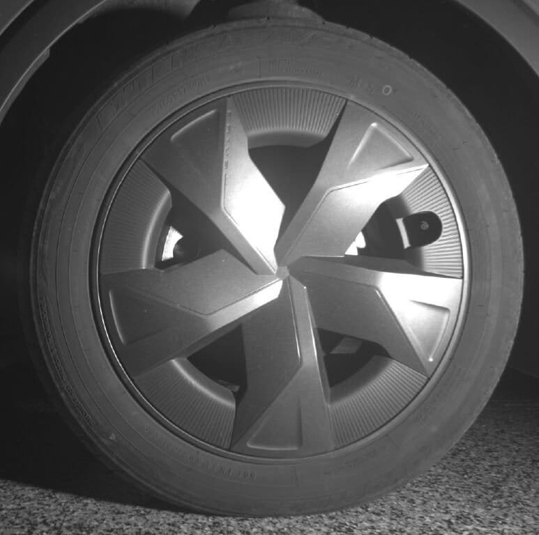 Used 2025 Toyota Prius LE FWD image 9