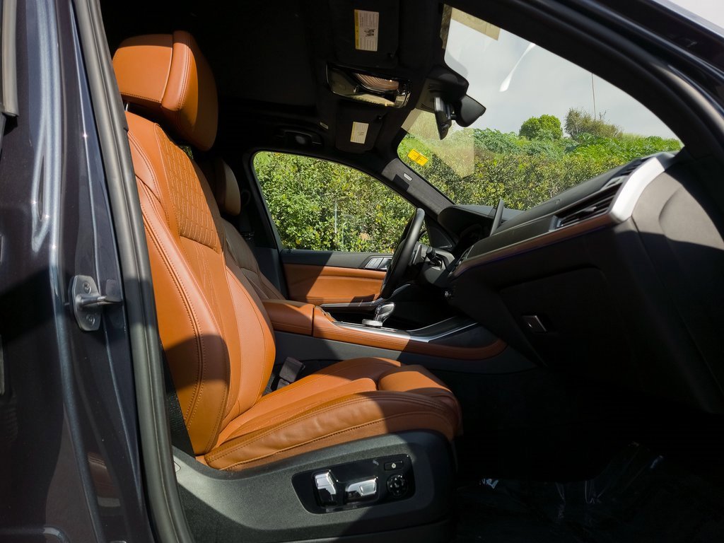 Certified 2022 BMW X7 M50i image 24