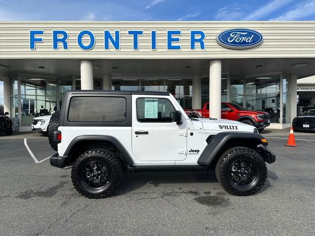 Used 2025 Jeep Wrangler Sport image 2