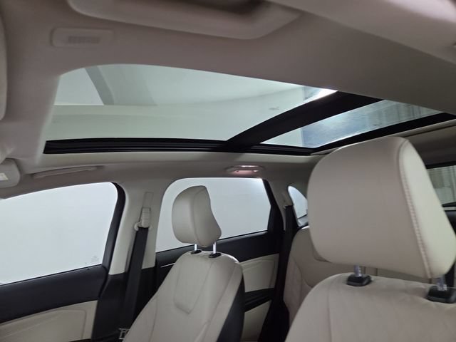 Used 2023 Ford Edge Titanium AWD/4WD image 30