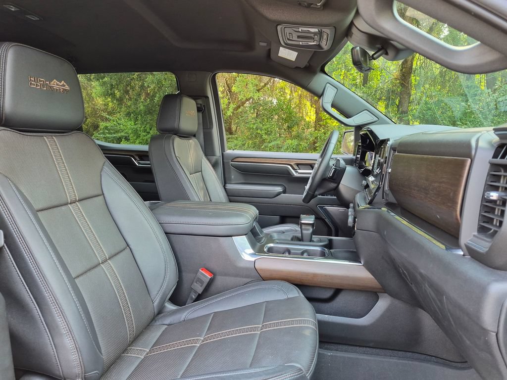 Used 2024 Chevrolet Silverado 1500 High Country w/ Technology Package AWD/4WD image 27