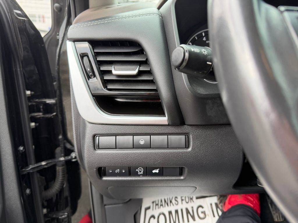 Used 2023 Nissan Rogue SL image 14