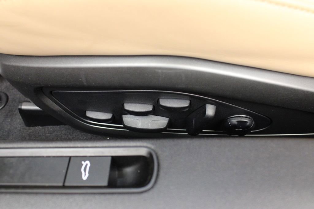 Certified 2024 Porsche 911 Carrera GTS image 27