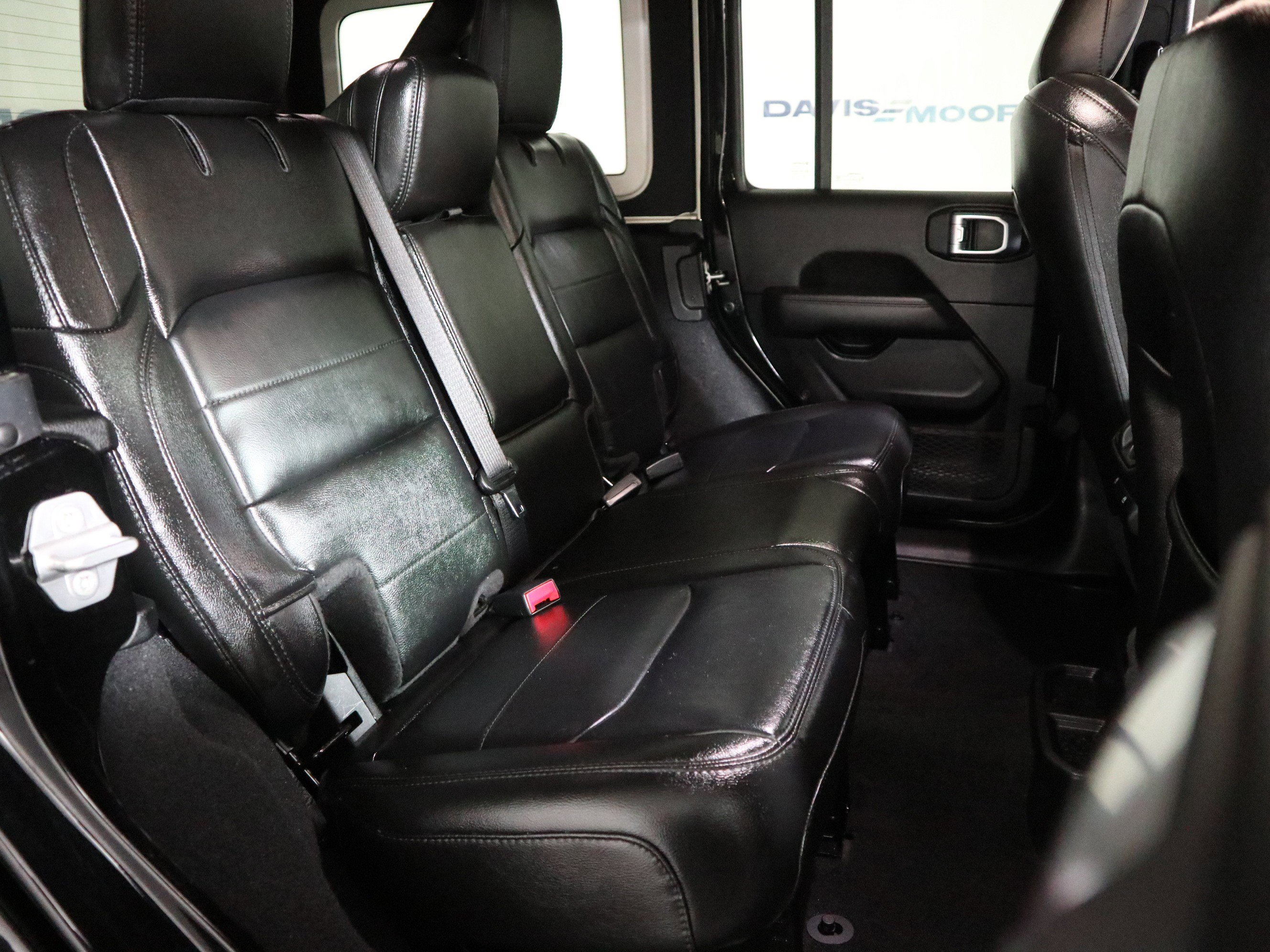 Used 2021 Jeep Wrangler Unlimited Sahara image 21