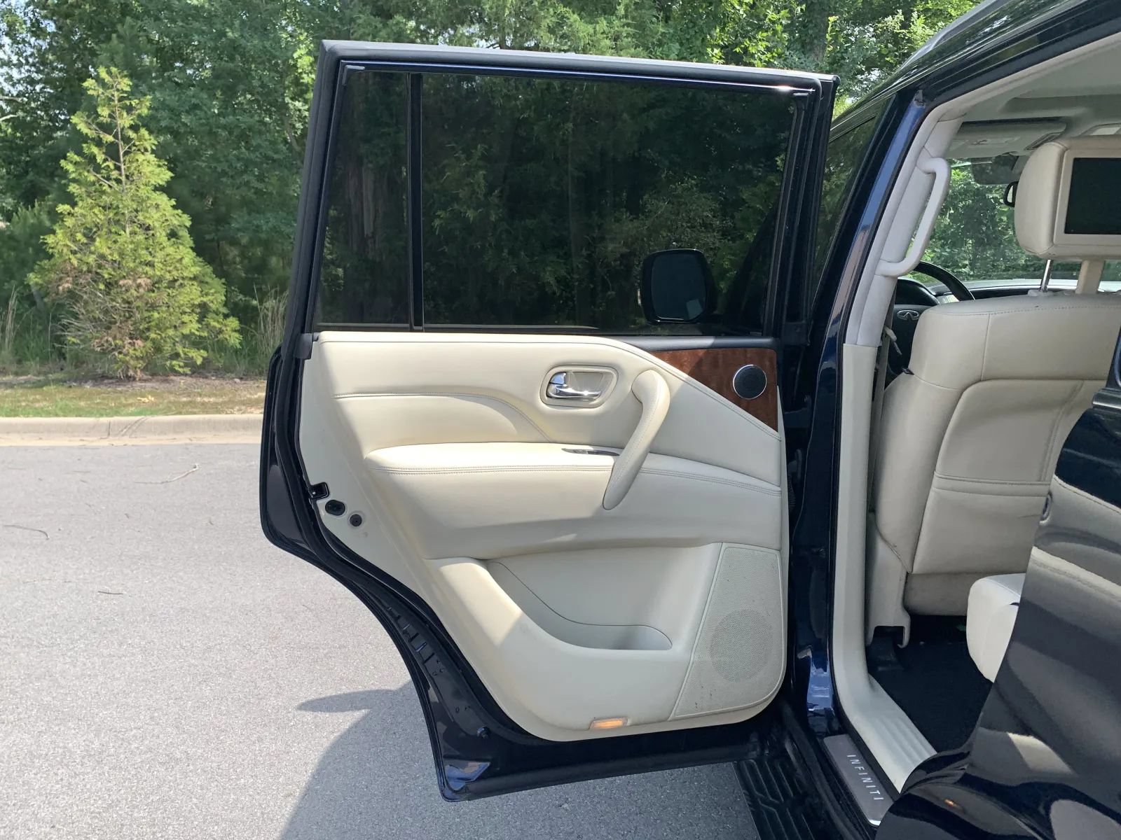 Used 2018 INFINITI QX80 2WD w/ Driver Assistance Package image 28