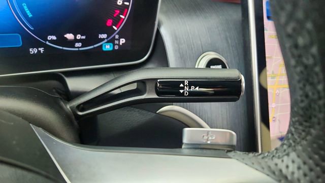 Used 2025 Mercedes-Benz GLC 350e 4MATIC image 43