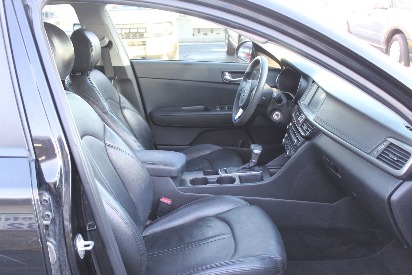 Used 2018 Kia Optima LX image 10