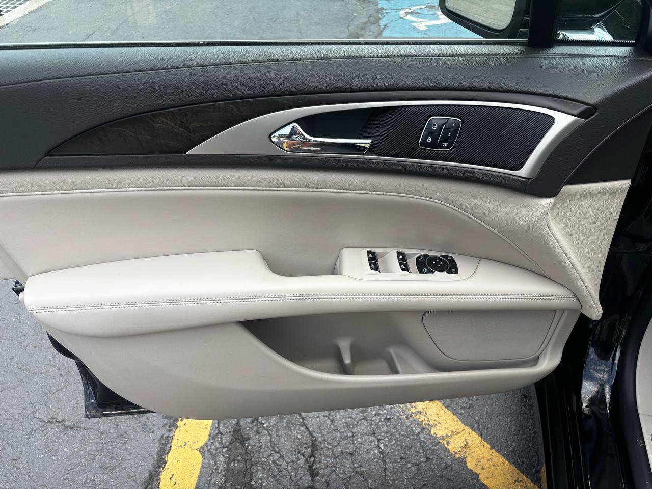Used 2018 Lincoln MKZ Select w/ Select Plus Package AWD/4WD image 14