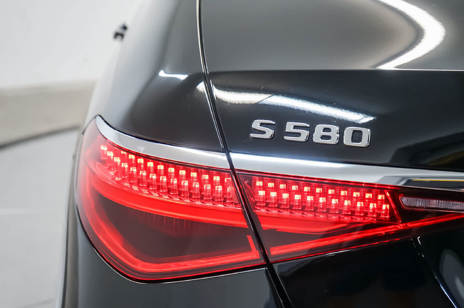 Used 2025 Mercedes-Benz S 580 4MATIC Sedan image 11