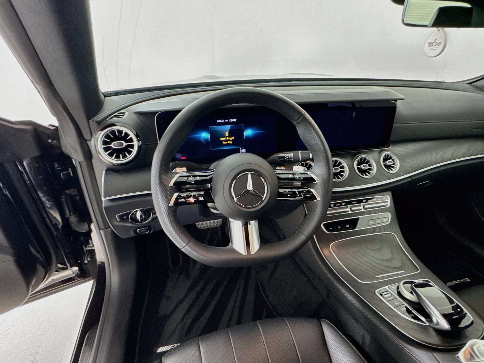 Used 2023 Mercedes-Benz E 450 Cabriolet image 12