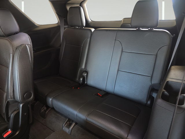 Used 2023 Chevrolet Traverse High Country AWD/4WD image 28