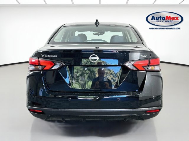 Used 2024 Nissan Versa SV FWD image 7