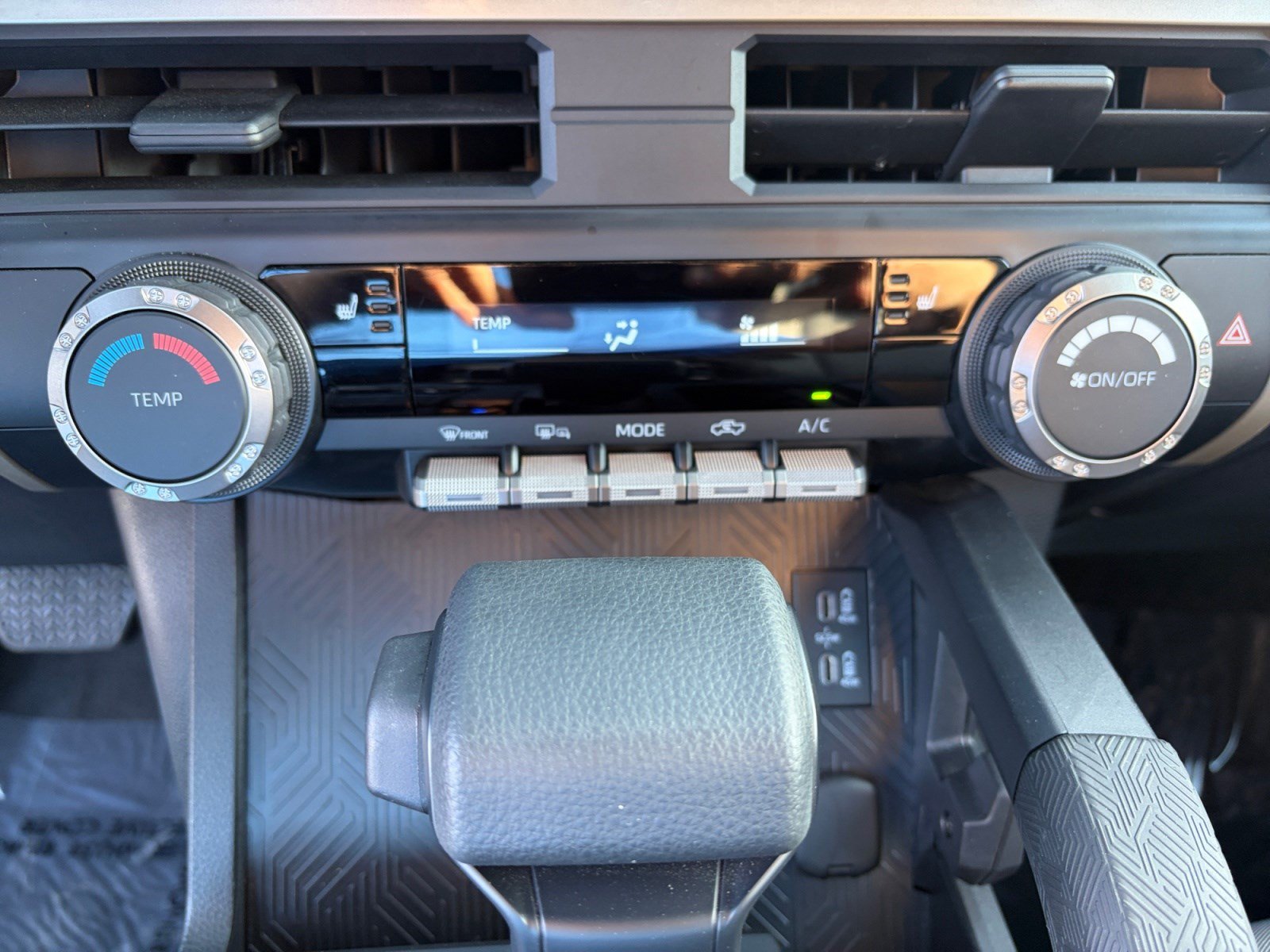 Certified 2025 Toyota Tacoma SR5 AWD/4WD image 18