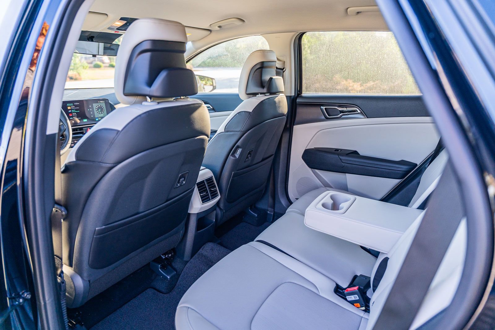 New 2026 Kia Sportage EX image 11