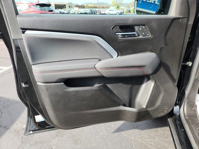 Used 2025 Chevrolet Colorado Z71 w/ Technology Package image 31