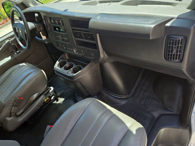 Used 2025 Chevrolet Express 3500 LS RWD image 15