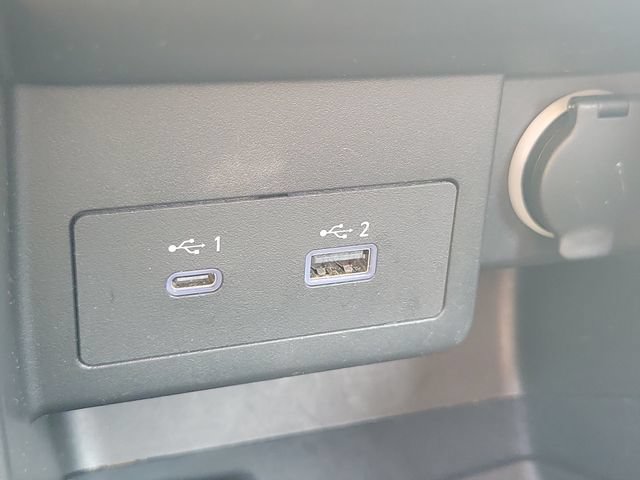 Used 2021 Nissan Kicks SV FWD image 19