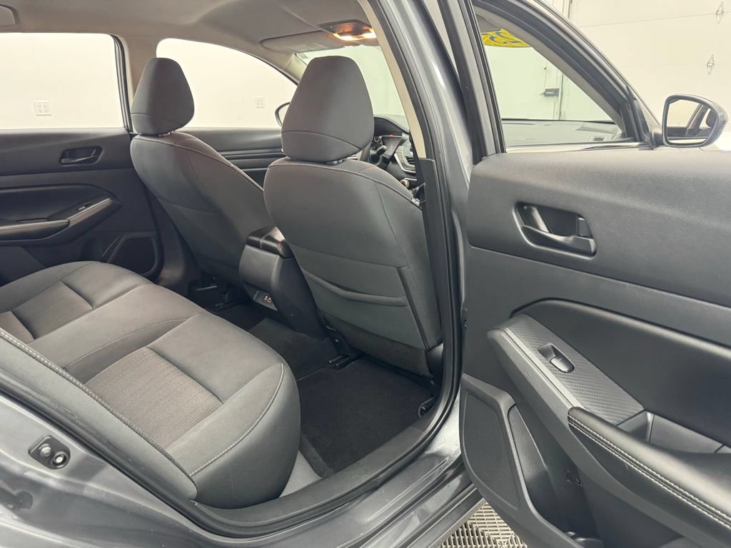 Used 2025 Nissan Altima 2.5 SV FWD image 30
