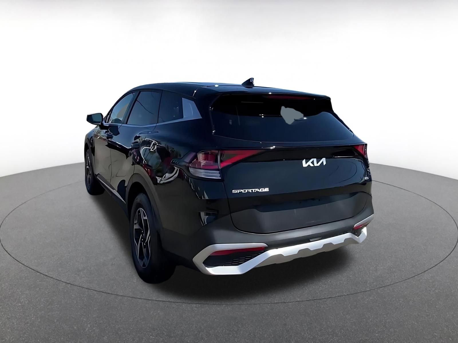 Used 2025 Kia Sportage LX image 11