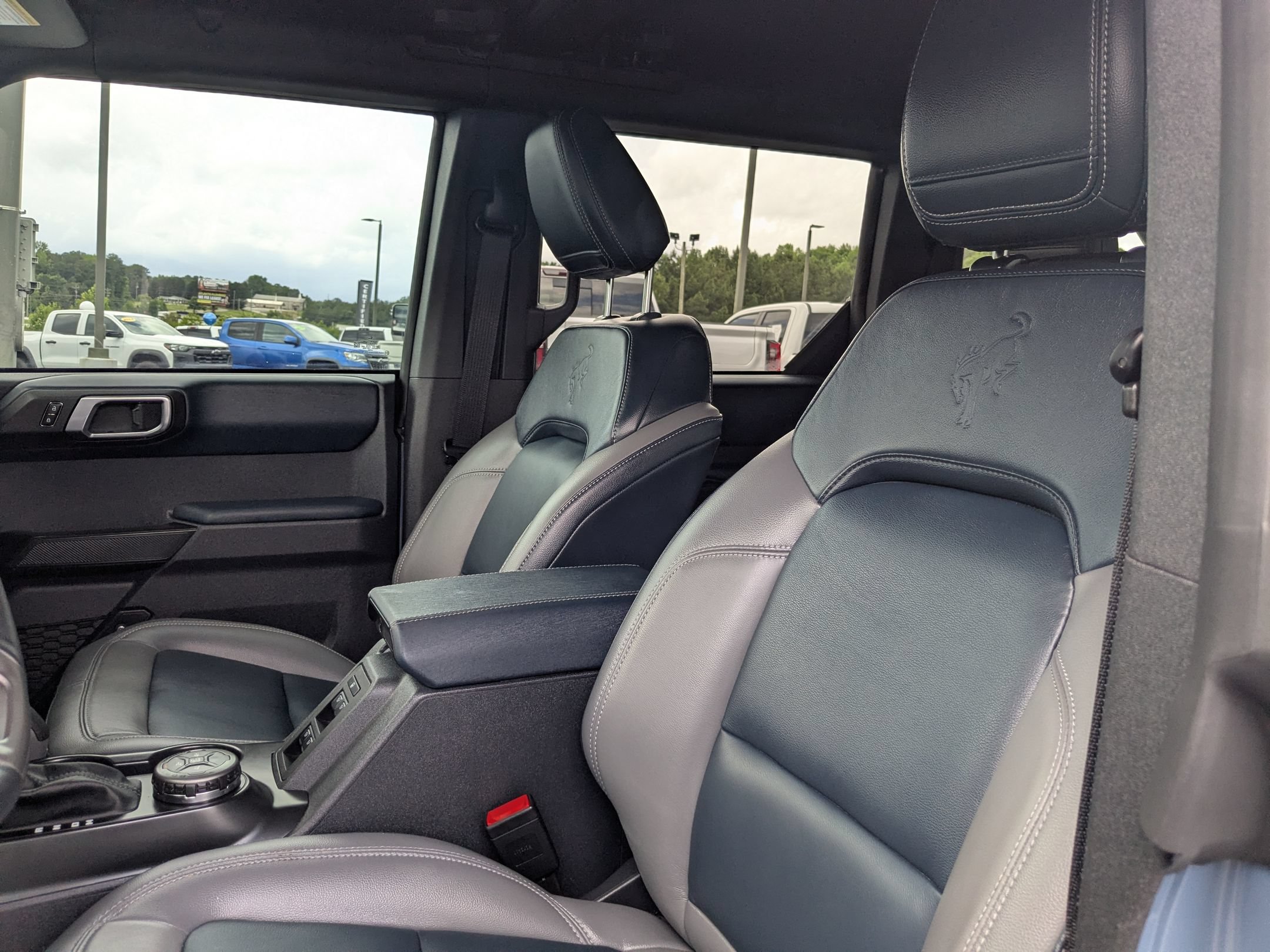 Used 2024 Ford Bronco Outer Banks AWD/4WD image 14