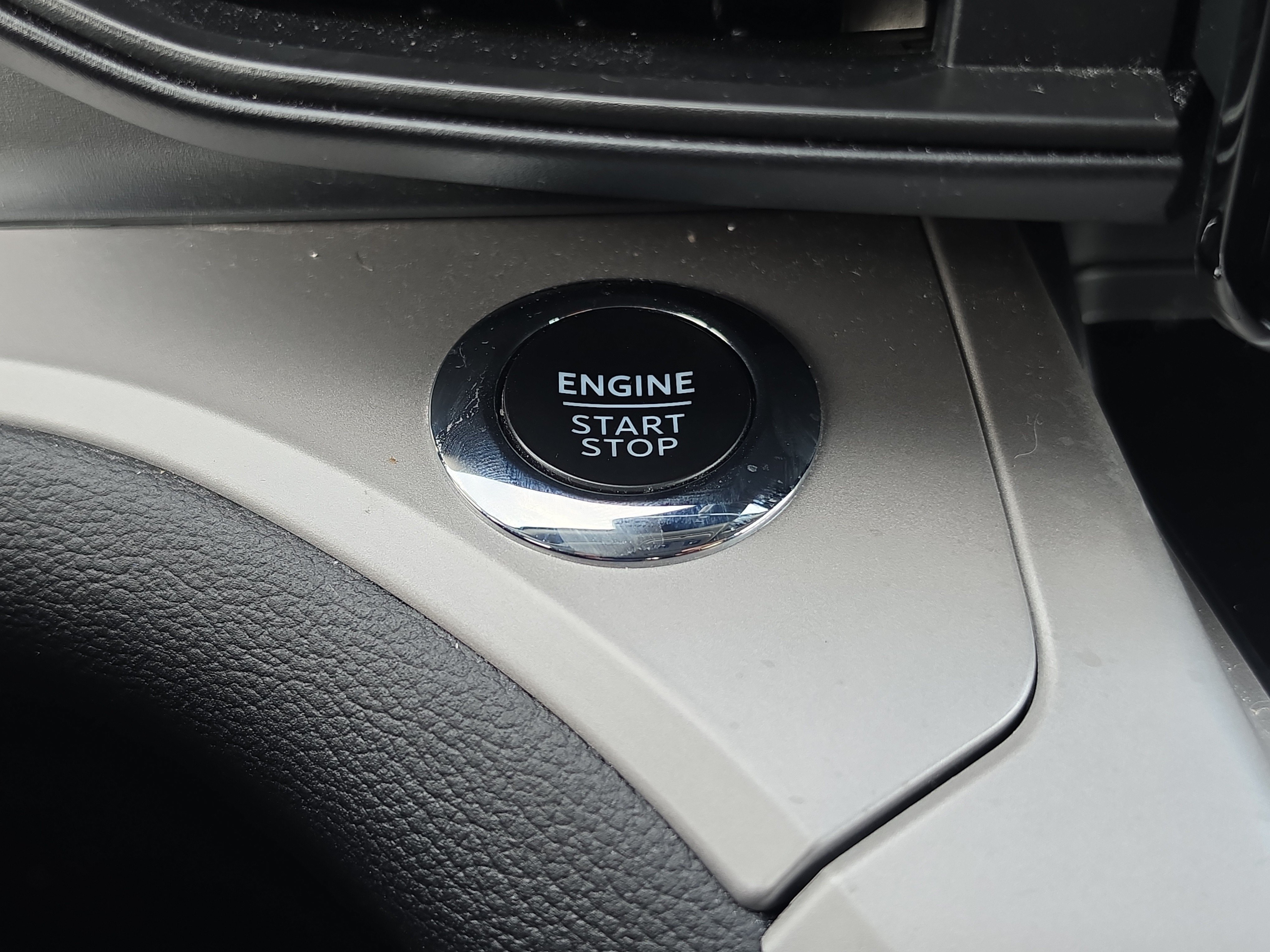 Used 2023 Ford Explorer XLT RWD image 30