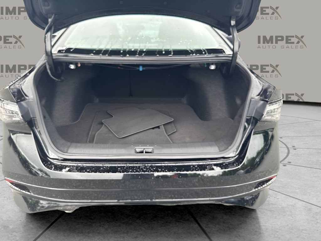 Used 2026 Nissan Sentra SR w/ Floor Mat Package FWD image 15