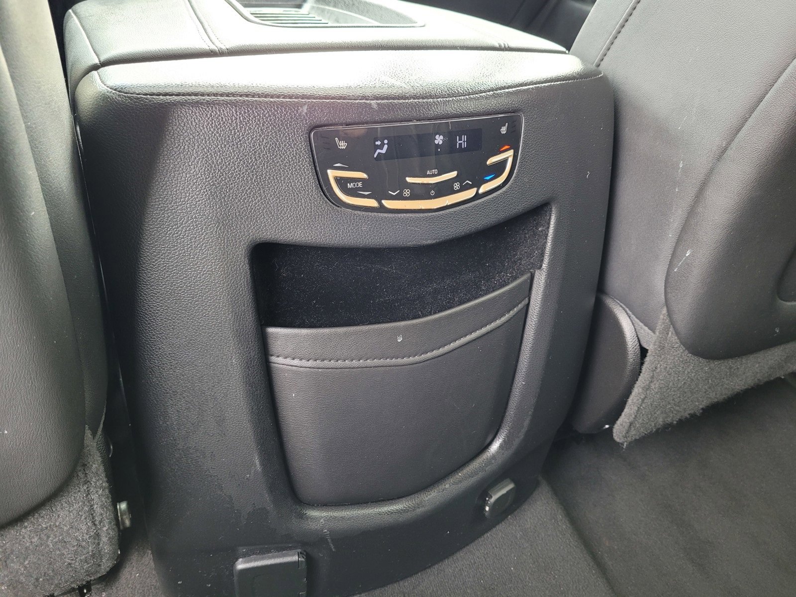 Used 2019 Cadillac Escalade Luxury image 15