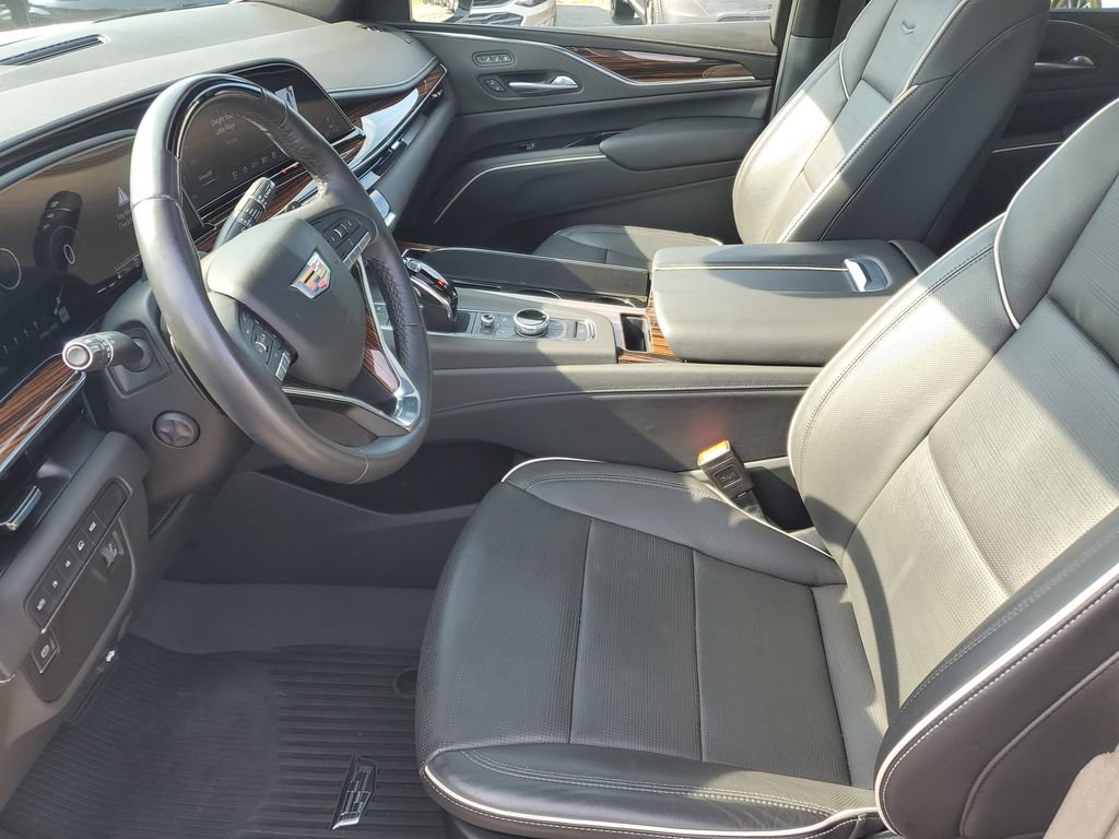 Used 2024 Cadillac Escalade ESV Premium Luxury w/ LPO, Floor Liner Package AWD/4WD image 5